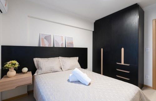 Localização Central! A 450 metros da Vila Germânica Loft com Piscina, Ar-Condicionado, Wi-Fi, Cozinha completa, Garagem Privativa, Espaço Zen, Academia, Sauna, e Mercadinho 24h - Foto 14