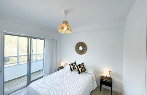 NUEVO, primera linea de playa, con piscina y vistas al mar - Foto 30