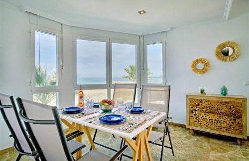 Apartamento Molinell 3A en primera línea del mar - Foto 1