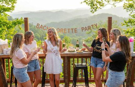 2 Cabins ~ Sleeps 22 ~ 100 Feet Apart ~ Ski in out - Foto 9