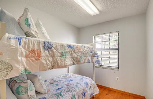 Lake Smith Getaway with Dock Families Welcome! - Foto 20