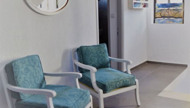 Coin salon dans le hall