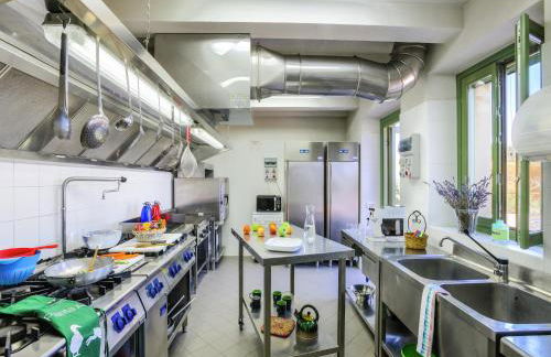 Villa w/ Wine Tours Near Beach - Photo 12