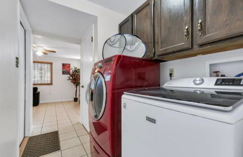 6BD Near DT - BBQ Grill, Games & Football Fun - Photo 4