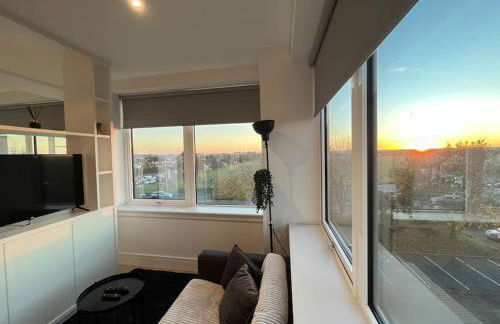 Voyager Haus Apartments, EV Charging Stations, London Heathrow Airport, LHR, Terminal 4, RE-Energise & GO - Foto 46