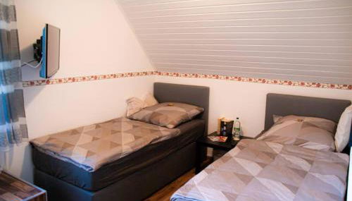 Herzlich Willkommen auf unserem Hof! - Foto 2