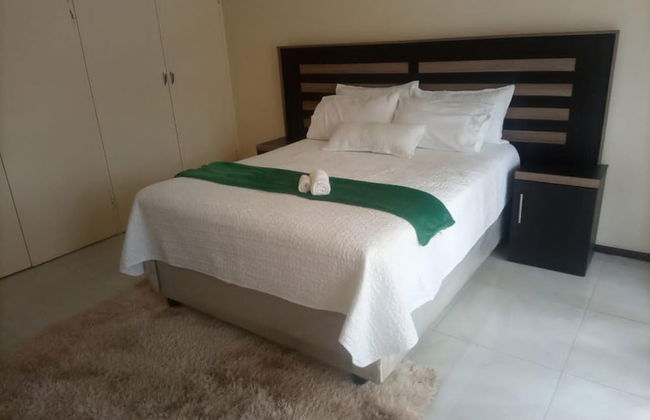 Spacious Executive Holiday Apartment In Bulawayo - Photo 5