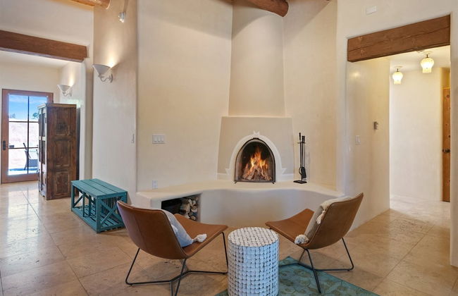 Casa Nona - Pristine Home in the Railyard District, Walk to The Plaza - Photo 13