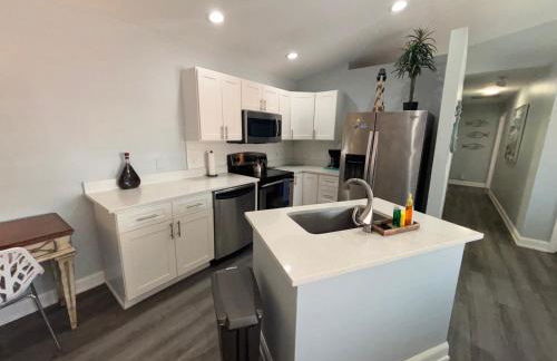 Redfish - Updated & Roomy 1.5 Mi to Beach Full Kitchen W&D - Foto 27