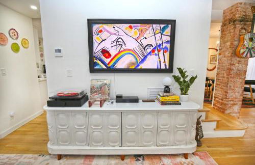 Renovated home seconds from town - Foto 49