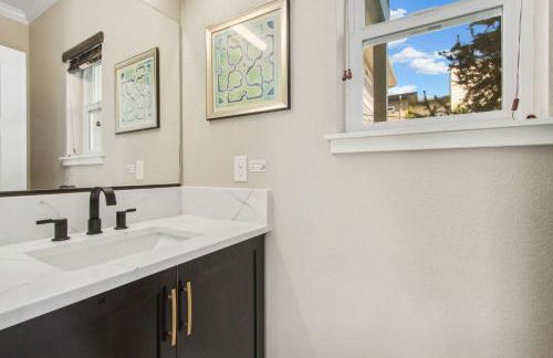 Sleek Home Near Old Town W/ Rftp Hot Tub & Mtn Views - Foto 16