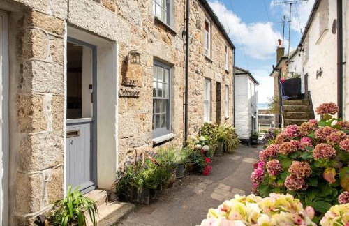 Abbey Cottage, Close to Mousehole Harbour - Photo 1