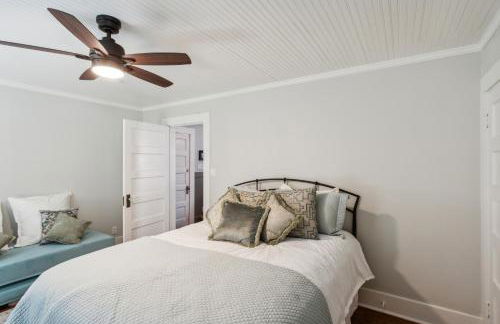 Charming Downtown McCloud Retreat home - Foto 12