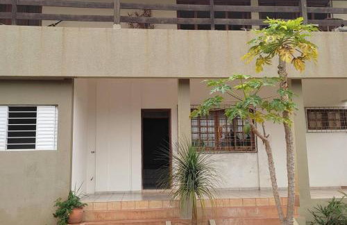 Casa Agradável, Arejada, Espaçosa, Perto de Tudo - Foto 12