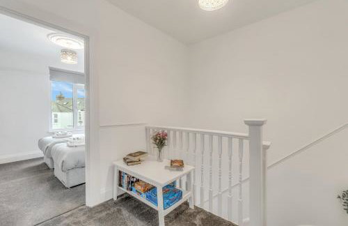 JUNGLE HOT TUB, games room, near eateries, micro brewery, pubs, beauty salons and boutique shops, Argyle, free Netflix, in the heart of Plymouth - Dogs welcome - Hosted by Absolute Accommodation Plymouth - Foto 35