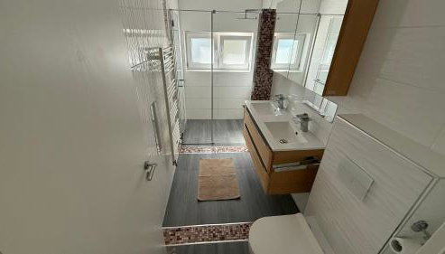 House in Sarstedt! contactless check-in - Foto 2, Shower