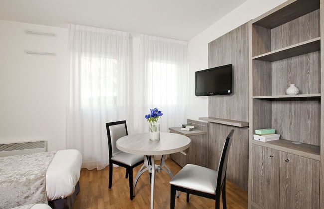 Séjours & Affaires Reims Clairmarais - Foto 12