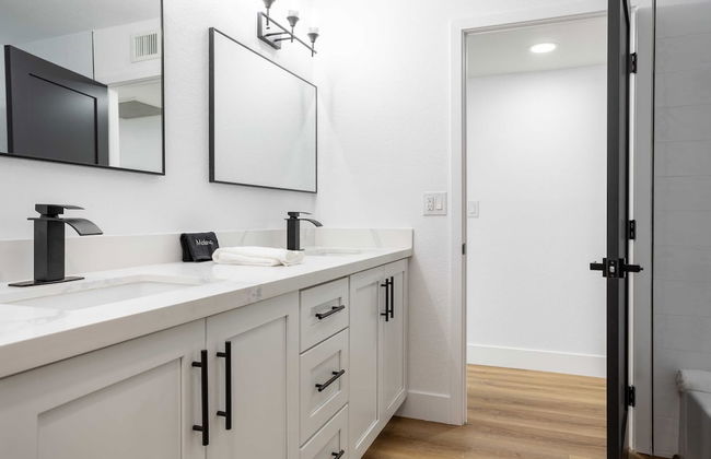 Grayhawk by Avantstay Modern Home w/ Pool, Hot Tub, Bocce, Fire Pit, Pool Table, Putt-putt & Putting Green - Foto 26