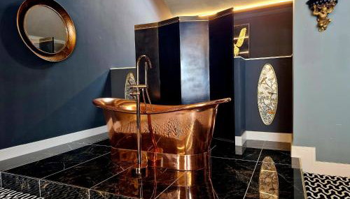 The Studio - Photo 2