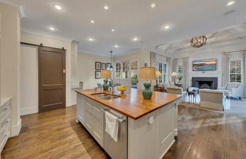 World Cup Luxury Estate Pool Gym Game Room - Foto 31