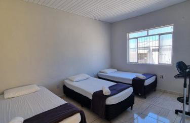 Casa 3 Quartos l 2 banheiros l 2 garagens l centro - Foto 9