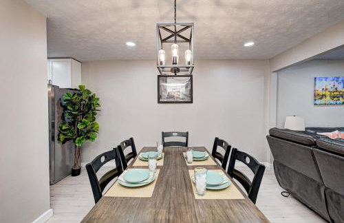 Spacious home away from home! Hot tub! - Photo 64