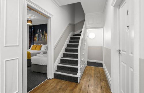 6 BR 4 Bath Central Worcester Sleeps 12 - Foto 15