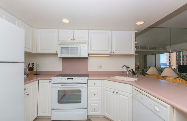 Spacious One Bedroom Harbor View Condos at Ilikai Marina With Private Balcony - Foto 44