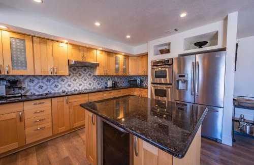 Hilltop Oasis - Foto 40