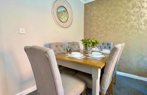Stylish City Apartment with Free Parking near Town - Foto 18