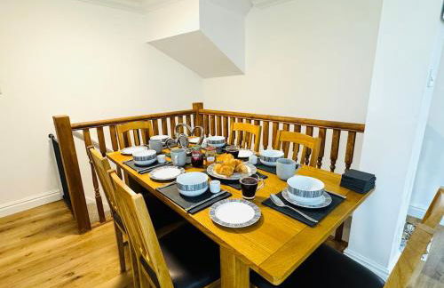 NEW Central Ryde Retreat, Melville Duplex, short walk to Beach Sleeps 6 - Foto 24