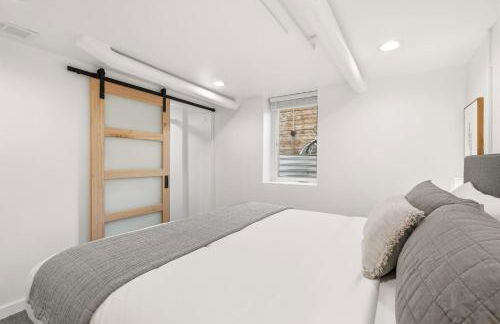 Mathews House with 4 King Beds Near CSU and Old Town - Foto 20