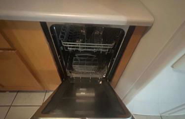 Private Pool & Yard Mins to Dining & University - Foto 59