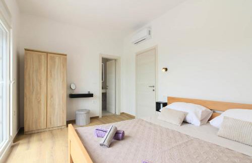 New modern villa Gogo with private pool near the beach and town of Pula by WiiBuk - Foto 38