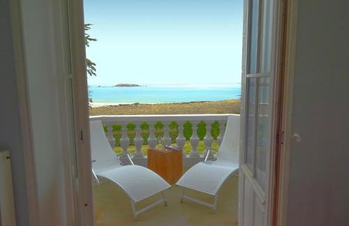 Villa in Primel with Sea View and Beach Access - Photo 30