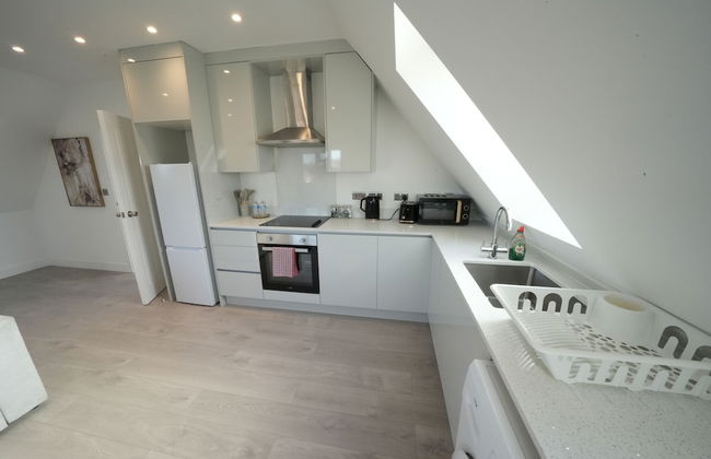 Heathrow Charge and Go - Photo 36