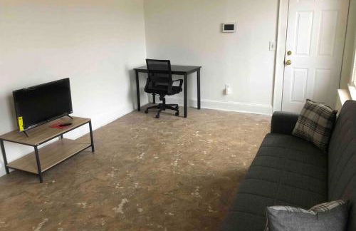 Spacious and bright 2-bedroom apartment with 1-bathroom and private street entrance, MetLife Stadium FIFA World Cup 25 minutes away - Foto 1