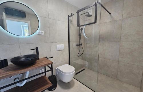 Beachfront House Ivana with Pool - renovated 2025 - Foto 14