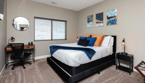 Exclusive, Pool, Massage Chair, Jordan Creek - Foto 3