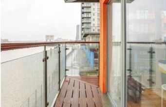 Amazing River view 2 bedroom apartment, sleeps 6, balcony and parking - Foto 72