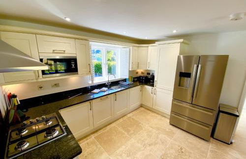 Trewhiddle Retreat V9 by Together Travel - Luxury 4-Bedroom Villa - Foto 10