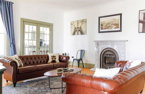 Expansive Victorian close to Saratoga Springs and Lake George - Foto 1