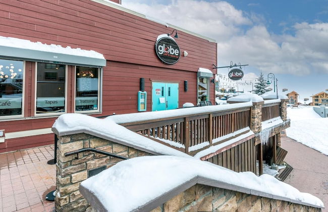 I Spy - Cozy Pet Friendly, Ski In/Ski Out Condo with Private Hot Tub - Photo 37