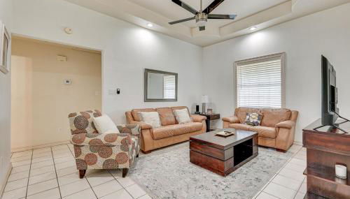 Pet-Friendly San Juan Home with Private Yard and Grill - Foto 3