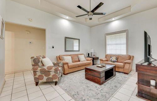 Pet-Friendly San Juan Home with Private Yard and Grill - Foto 3