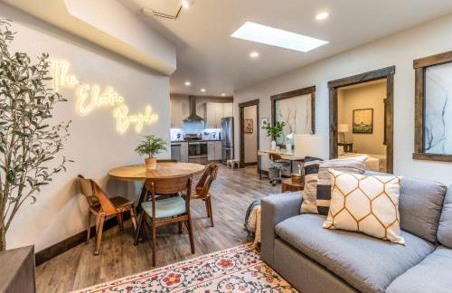 The Electric Bungalow - Photo 9