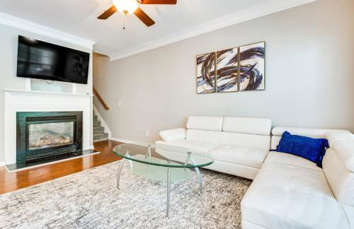 3 Mi to Avalon Townhome with Balcony in Alpharetta! - Foto 1