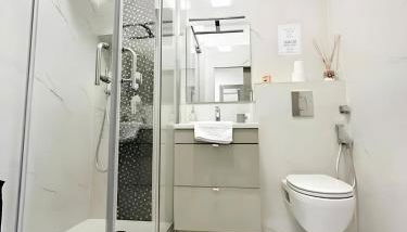 Il Gioiello : Apt 2 pers, Clim, Piscine, Parking - Foto 3, Shower