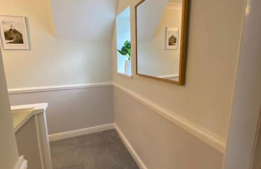 Modern 4-bed Cottage Llanwrst Town Centre & Parking - Snowdonia! near Betws-y-Coed - Photo 19