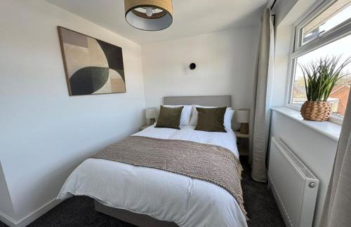 Modern & Spacious Home in Exeter - Smart TV & Xbox - Foto 2